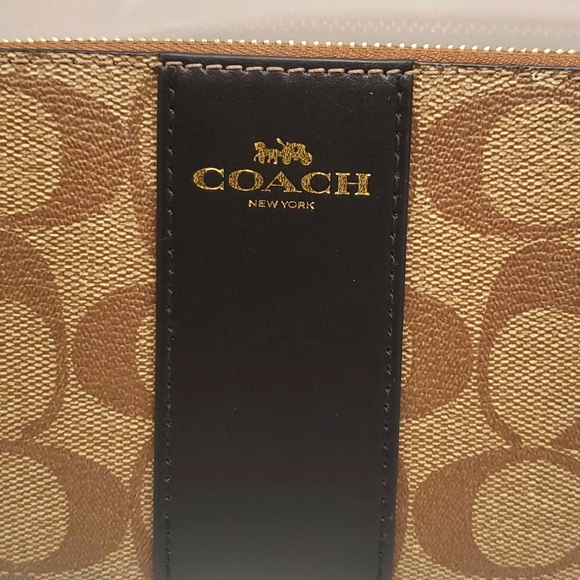 NWT Coach Corner Zip Wristlet In Signature Canvas - Picture 4 of 8